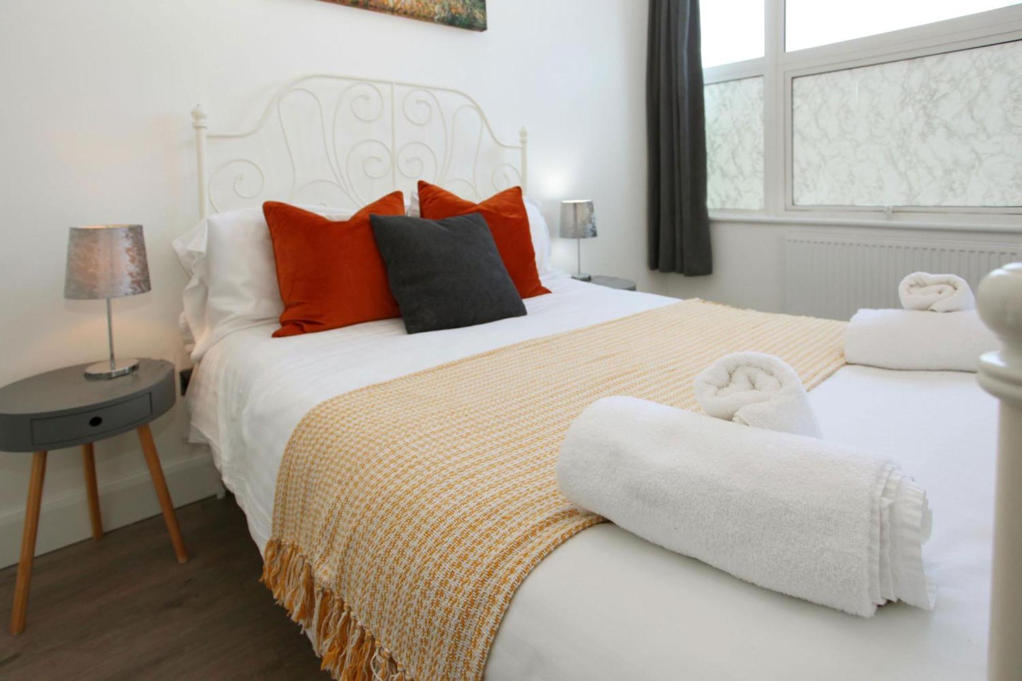Sapphire House Apartments Telford Eksteriør billede