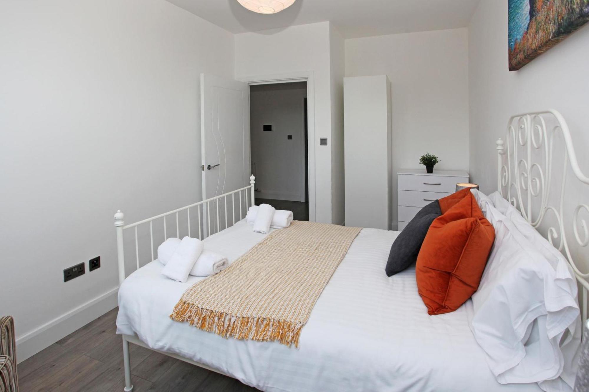 Sapphire House Apartments Telford Eksteriør billede