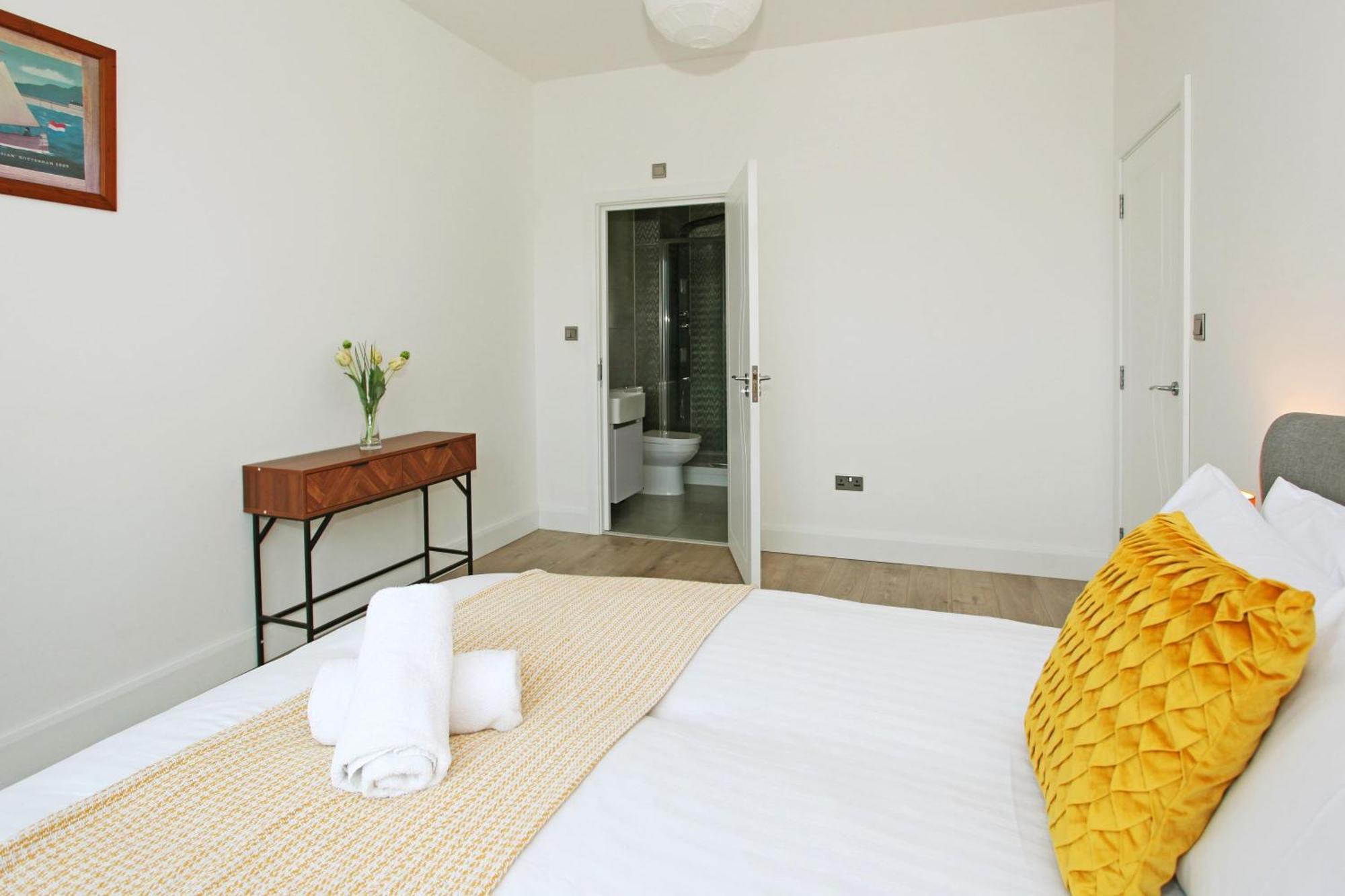 Sapphire House Apartments Telford Eksteriør billede