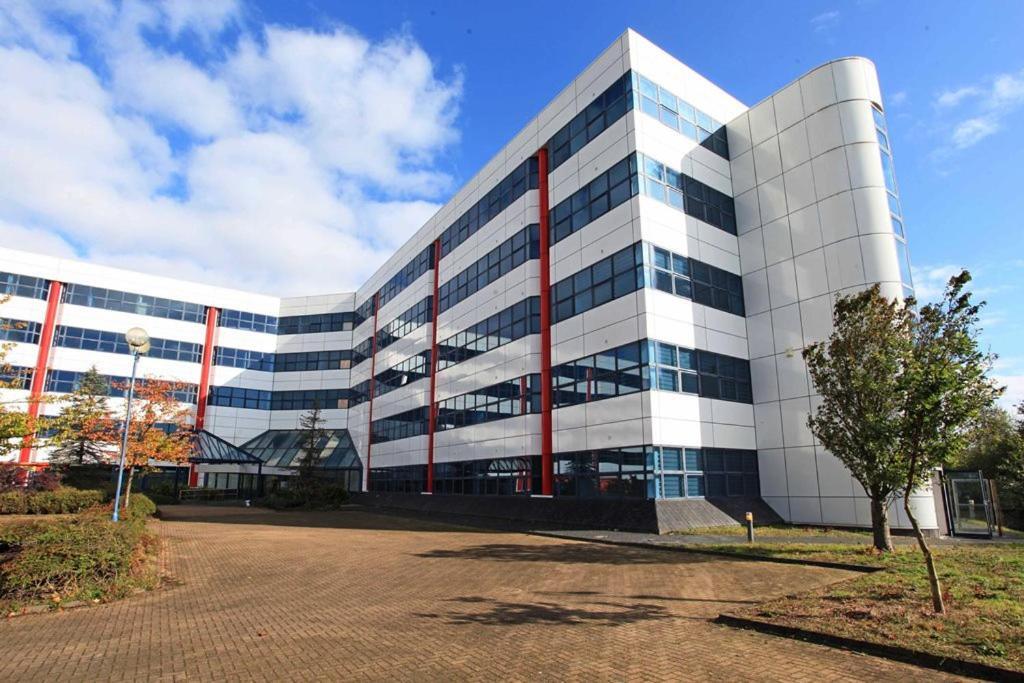 Sapphire House Apartments Telford Eksteriør billede